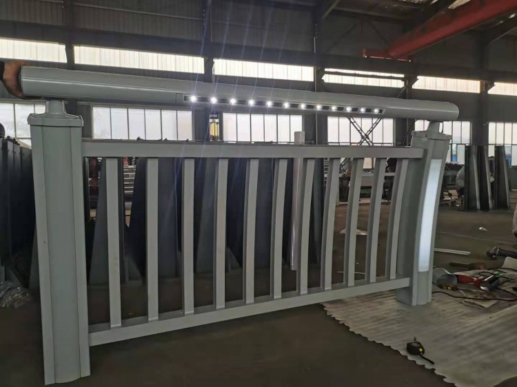 鋁合金防撞護(hù)欄